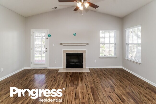 Photo - 110 Peterborough Dr