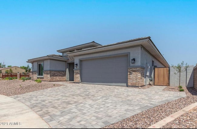 Building Photo - 880 W Flamingo Dr