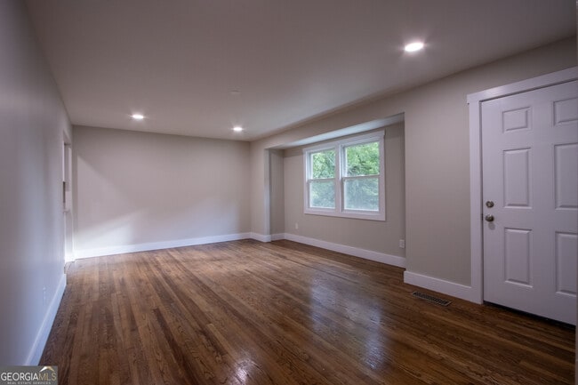 Photo - 165 Habersham Dr