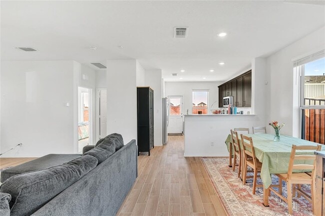 Photo - 308 Singing Dove Wy