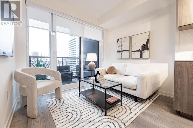 Photo - 223 Redpath Ave Unité 2907