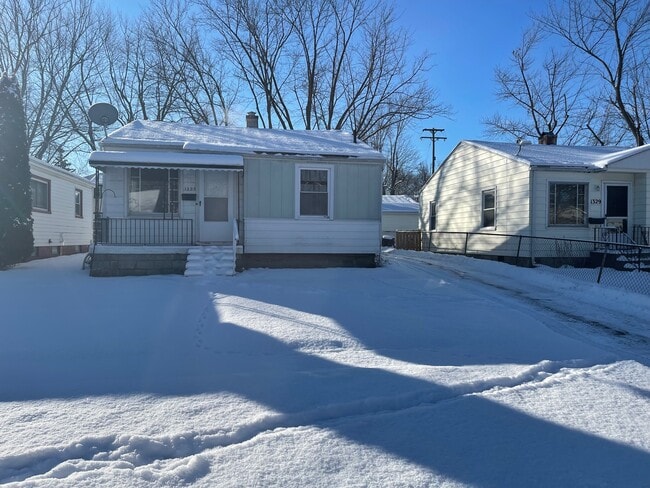 Photo - 1325 Waldman Ave House