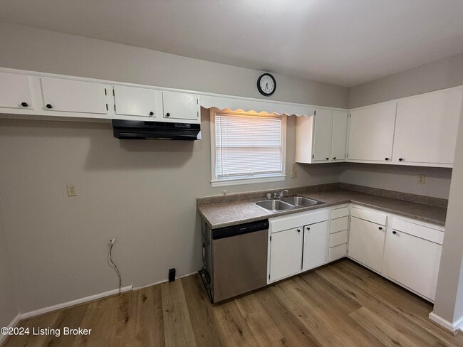 Photo - 10410 Foxboro Dr