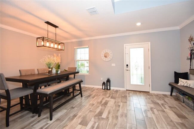 Photo - 124 Oakleaf Way