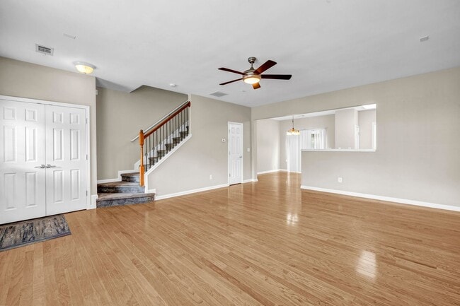 Photo - SPACIOUS 3 BEDROOM TOWNHOME