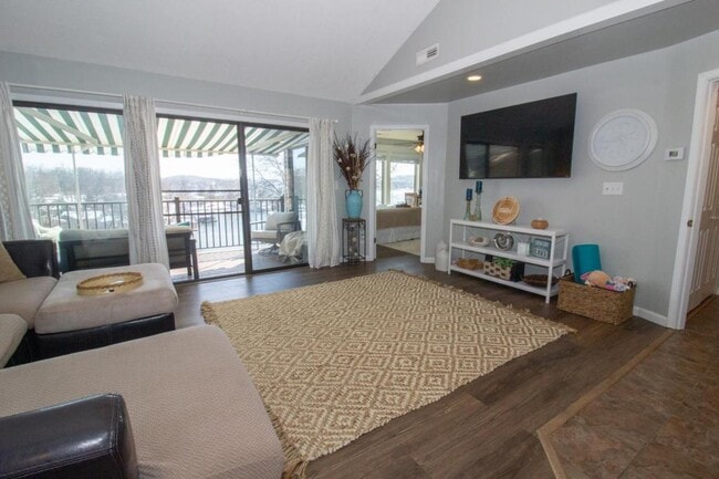 Photo - 108 Robinwood Dr