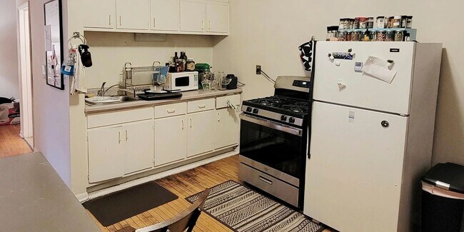 Photo - 923 W Waveland Ave Unit 2D