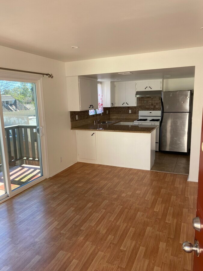 Living Room And Kitchen - 88 N Bonnie Ave Unit 3