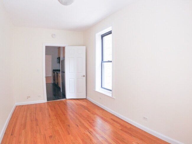 Photo - 152 E 84th St