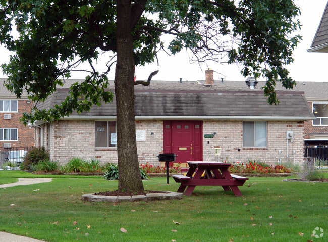 Danbury Place Apartments