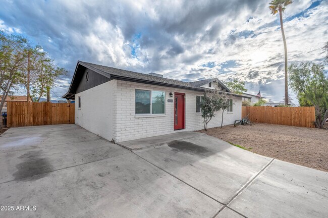 Photo - 10947 W Mohave St