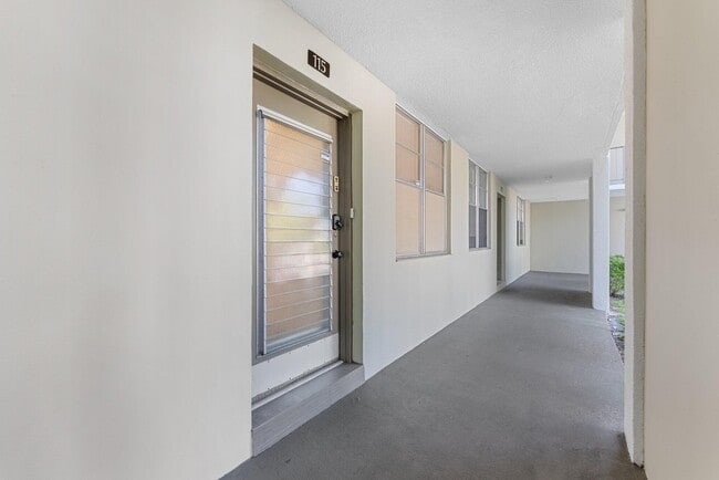 Building Photo - 2900 NW 48th Terrace Unit 115 Rental