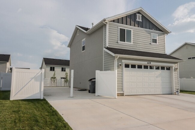 Photo - 419 W 720 S