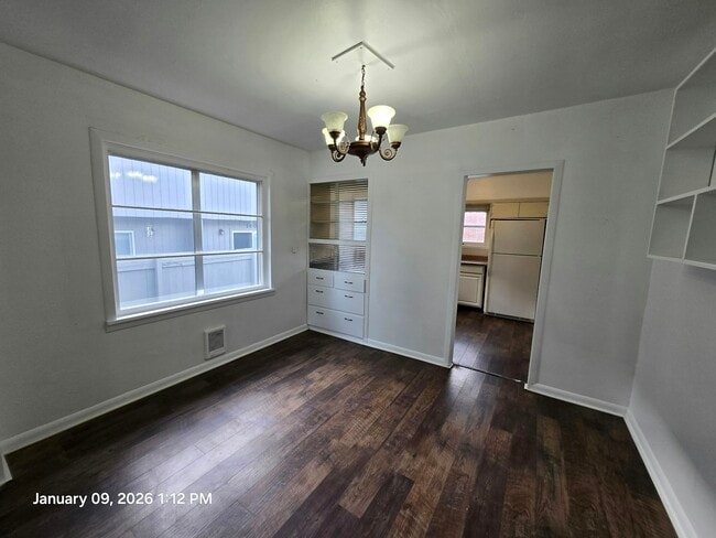 Photo - 911 16th Ave