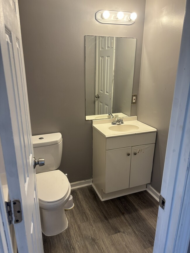 Photo - 559 Woodlawn Ave NW Unidad B