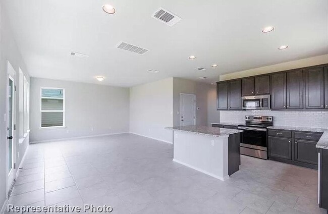 Photo - 307 Insider Loop