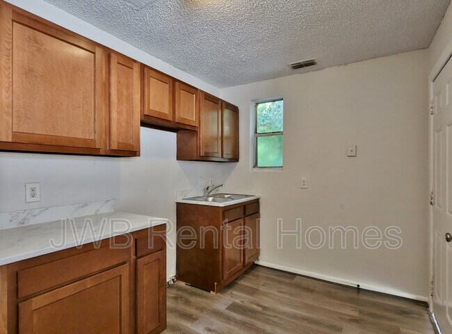 Photo - 1524 W 21st St Unit 3