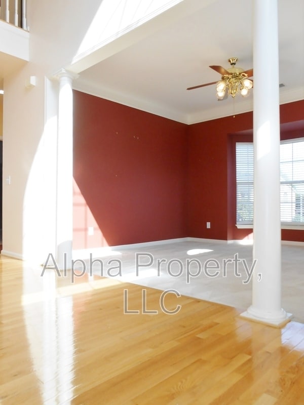 Photo - 1205 Carriage Park Cir