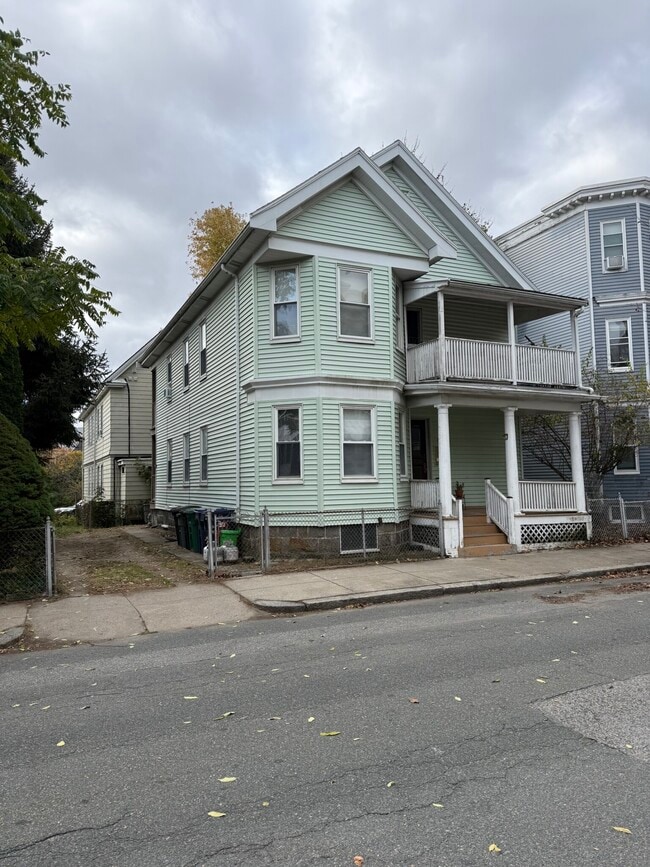 Building Photo - 49 St Margaret St Unit 1