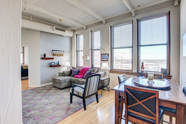 Photo - 1133 W 9th St Unidad 206 Rental