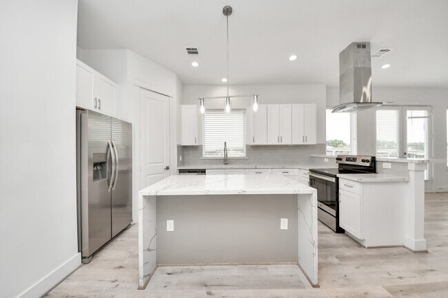 Photo - 2920 Nance St