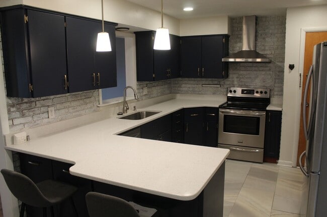 Photo - 4 Bedroom Ranch Home in Avon!