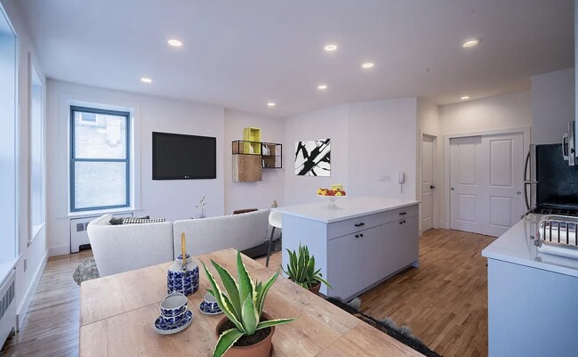 Building Photo - 1200 Washington St Unit 4A