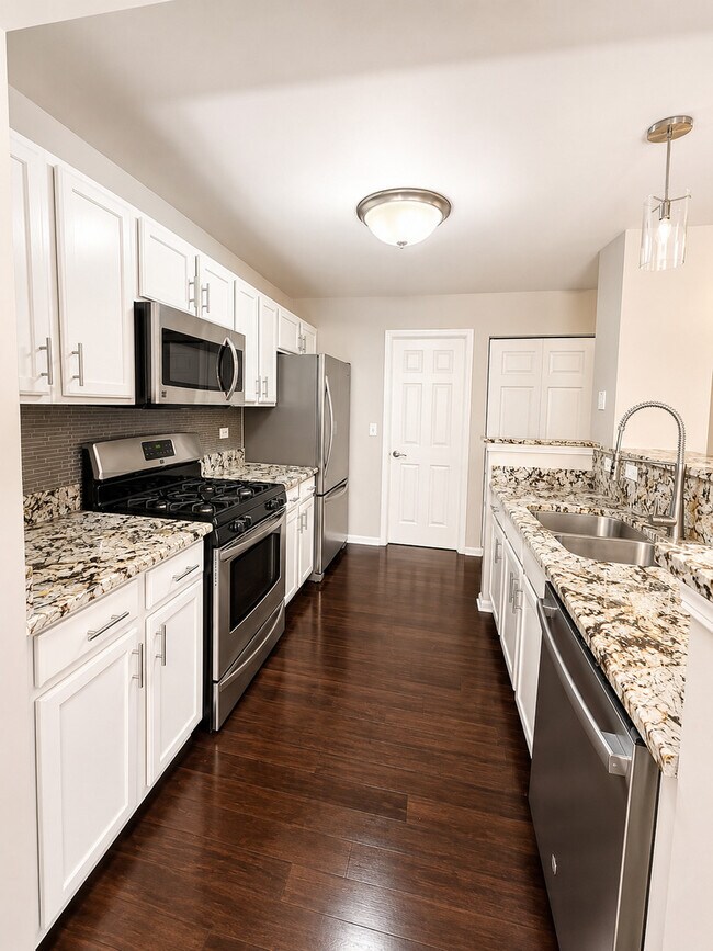 Photo - 2338 Stoughton Cir
