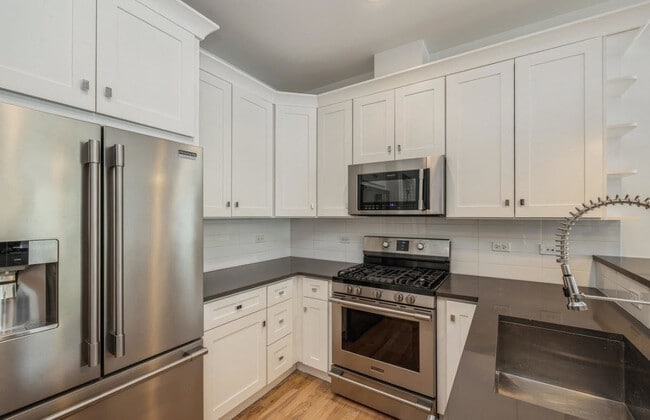 Photo - 2505 W Potomac Ave