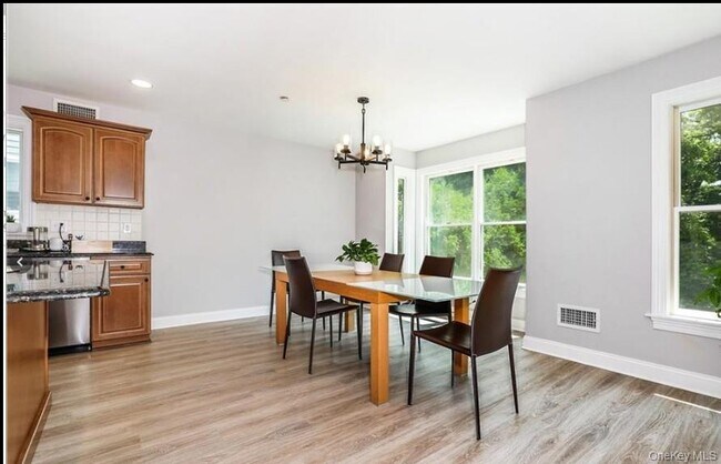 186 Woodside Ave Unit 184