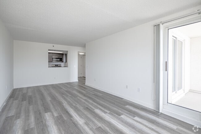 2BR, 2BA - Renovated