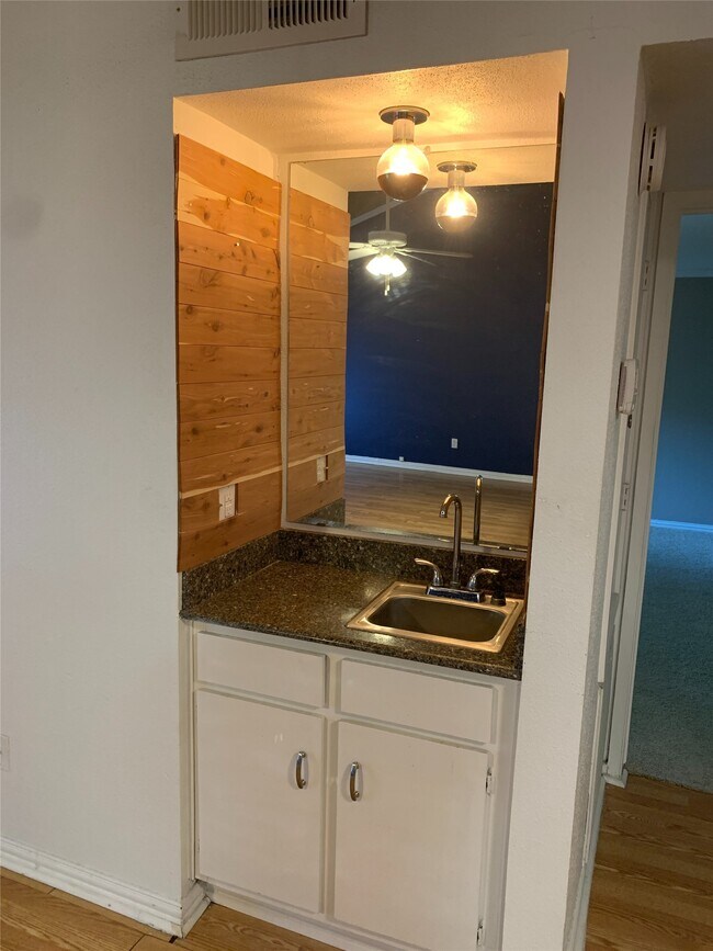 Photo - 1100 Augusta Dr Unit 18