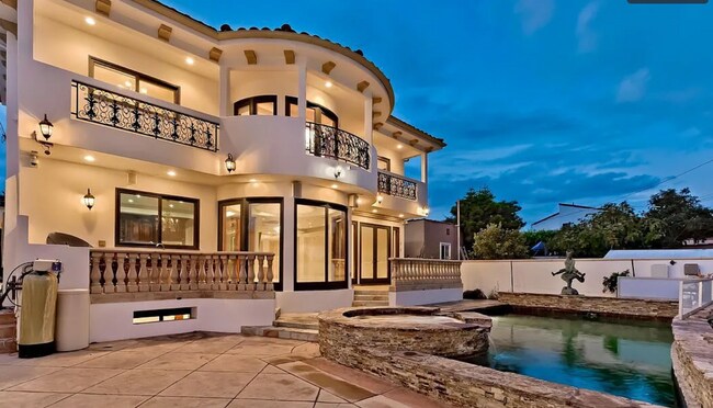 Photo - 332 S Almont Dr