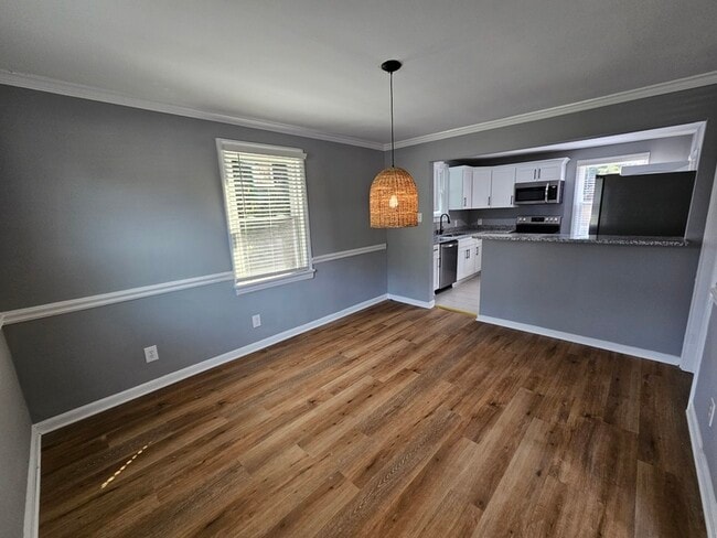 Photo - 3907 E Chatham Dr