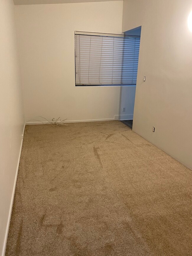 Building Photo - 6115 Coloma Dr Unit B