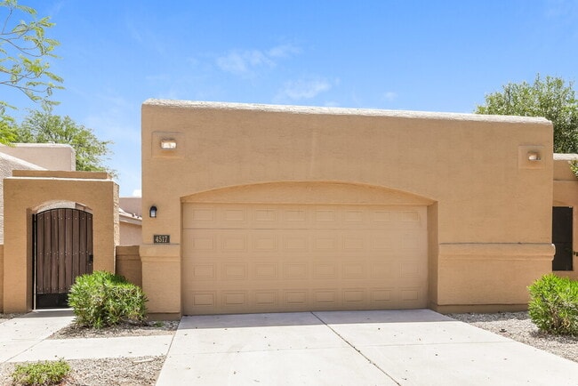 4517 E Rosemonte Dr