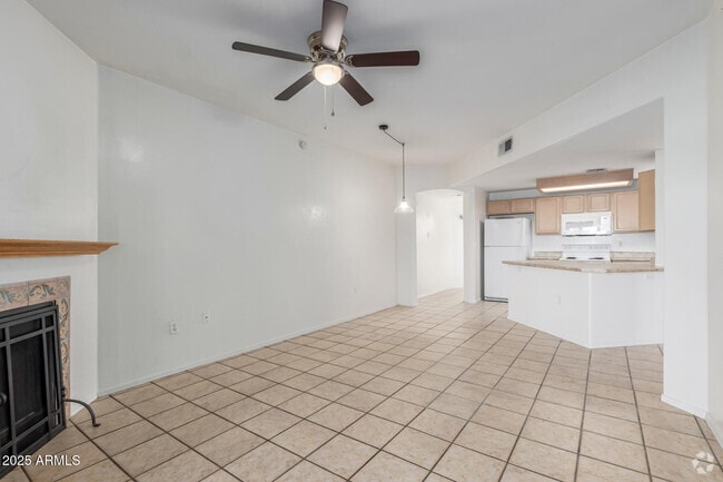 Building Photo - 10401 N 52ND St Unit 114 Rental
