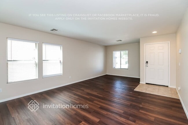 Photo - 7811 S 63rd Dr