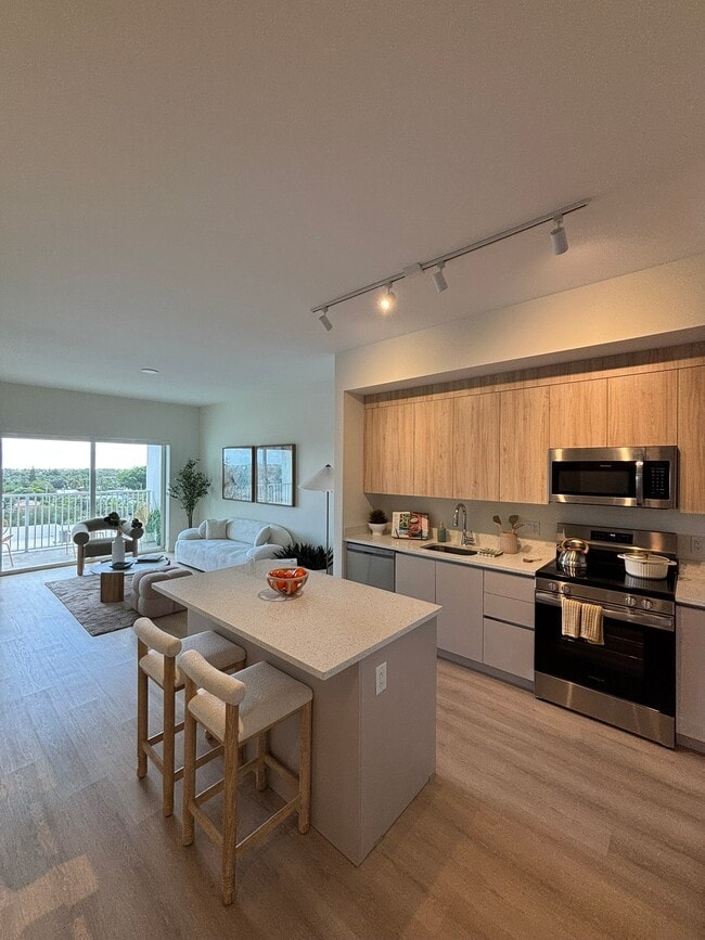 Building Photo - 902 17th Ave N Unit C1