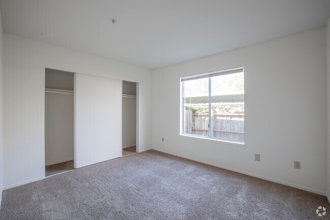 2BR, 1BA - 870 SF - Bedroom