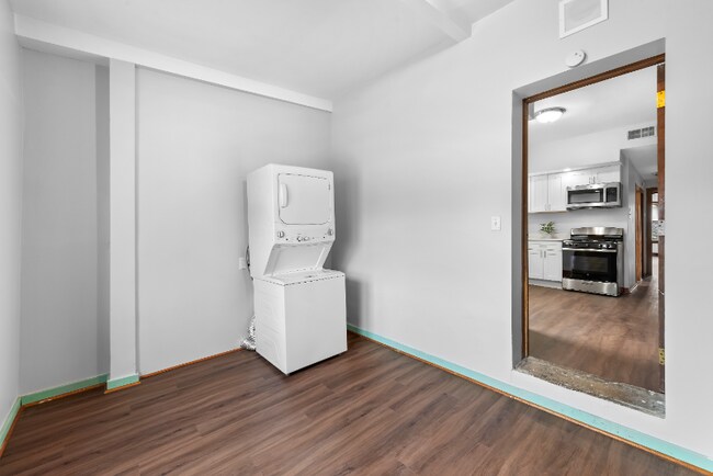 Photo - 879 N Richmond St Unidad 2