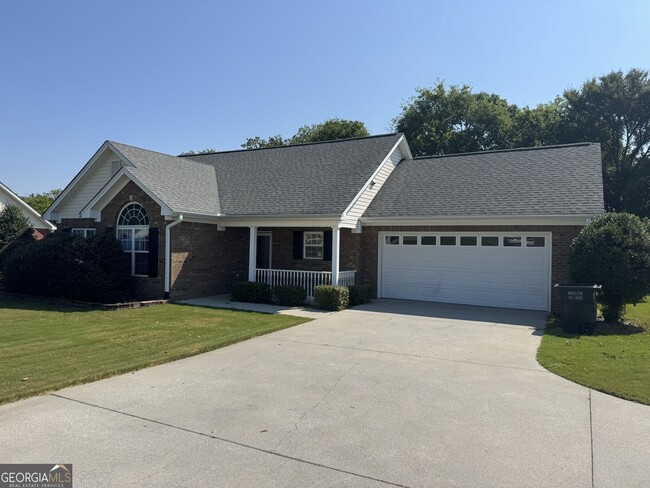 Building Photo - 134 Brookstone Dr SW