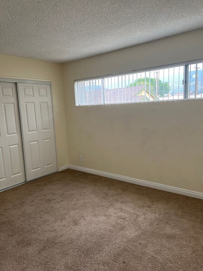 Photo - 221 W Tujunga Ave