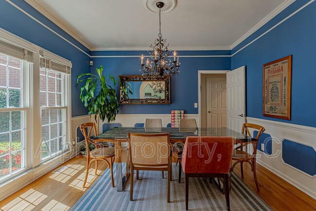 Photo - 209 Birchleaf Ln