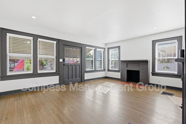 Photo - 3227 E 5th Ave