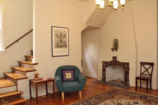 Photo - 2354-2362 SW Cactus Dr Unit 7