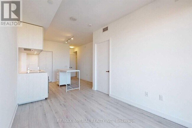 Photo - 77 Shuter St Unit 2708