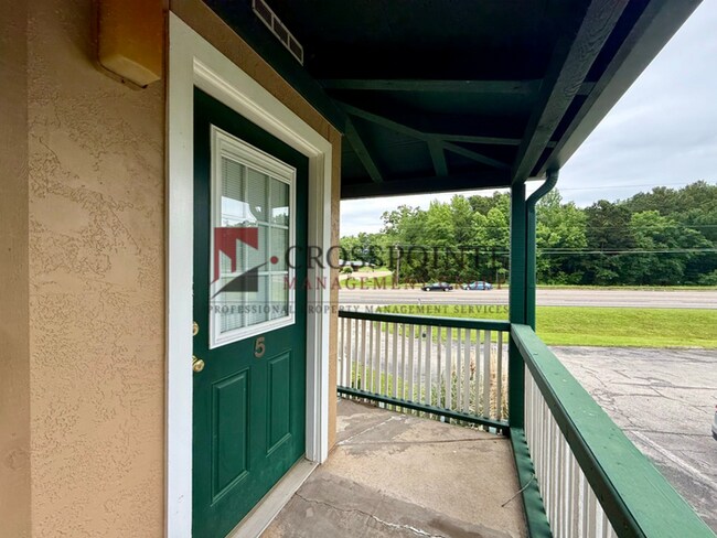 Photo - Tour Today! Studio Apartment in East Tyler! 1/2 Off First Full Months Rent!