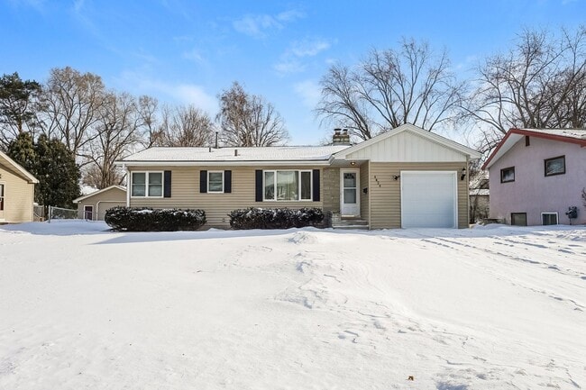 Building Photo - 3br, 2ba, 1cg ~ Security Deposit Free Alternative for Qualified Residents ~