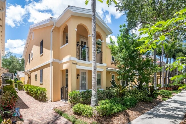 Building Photo - Townhouse in Village Walk of Bonita Springs